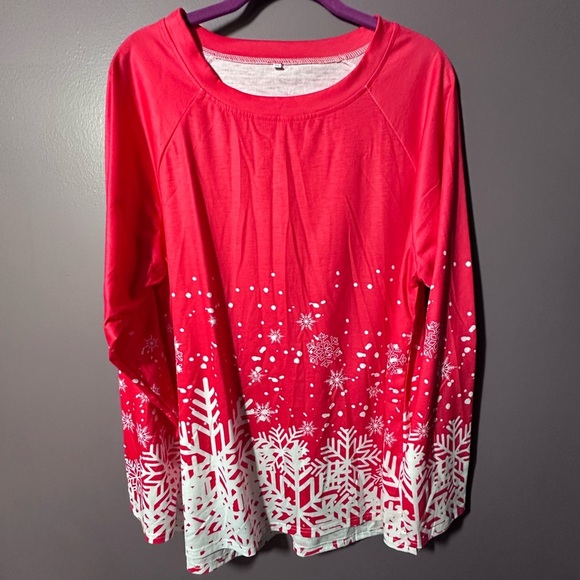 Women's Red Snowflake Print Top - Picture 1 of 4